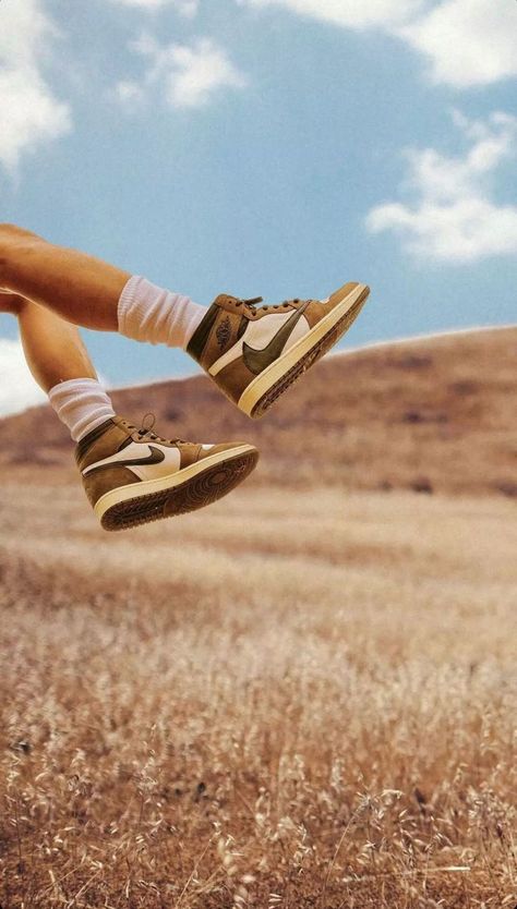 Air Jordan 1 Travis Scott, Jordan Travis Scott, Travis Scott Shoes, Travis Scott Jordan 1, Travis Scott Wallpapers, Shoes Wallpaper, Food Poster Design, Nike Wallpaper, Sneakers Outfit