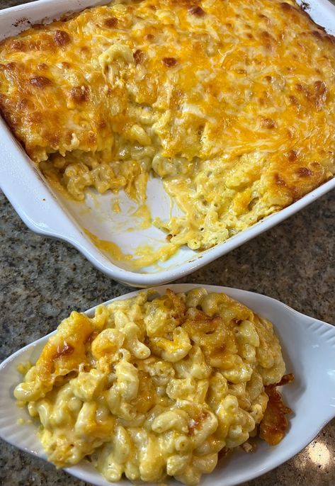 Old Fashioned Soul Food Baked Mac and Cheese - Southern Baked Mac And Cheese Recipe, Mac And Cheese Recipe Soul Food, Creamy Cheesy Pasta, 2023 Thanksgiving, Southern Mac And Cheese, Baked Mac And Cheese Recipe, Cheesy Mac And Cheese, Macaroni Cheese Recipes, Glam Kitchen