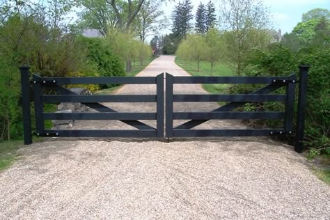 Black Post and Rail Wood Automated Driveway Gate - any way to make this look pool safe? Farm Gates Entrance, Gated Driveway, Wood Gates Driveway, Driveway Fence, Gate Images, Post And Rail Fence, Farm Entrance, Ranch Gates, House Gate