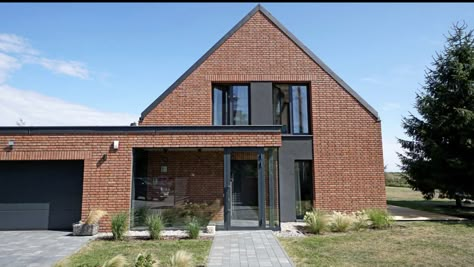 Brick Elevation, Brick Cottage, Brighton Houses, Arch House, Red Brick House, Brick Facade, Loft House, Small Buildings, Windows Exterior