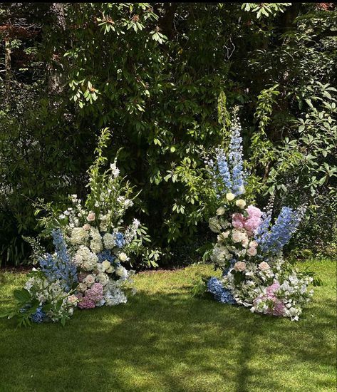 Deconstructed Arch, Alter Flowers, Anna May, Wedding Alters, Floral Arch Wedding, Altar Flowers, Photoshoot Wedding, Wedding Backdrop Design, Wedding Arch Flowers