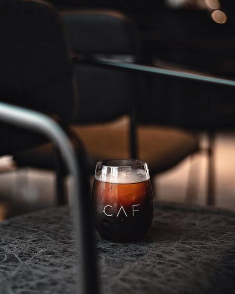 𝕰 𝖘 𝖗 𝖆 ' 𝖆 on Instagram: “Vitamin Co.” Black Coffee Shop, Coffee Commercial, Coffee Video, Breakfast Art, City Cafe, Dark Room Photography, White Aesthetics, Coffee Bread, Beverage Photography