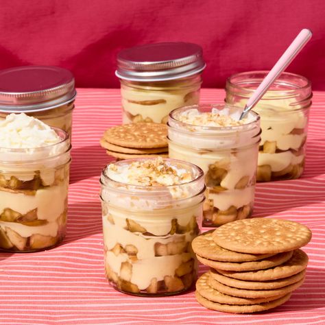 Banana Pudding Jars Recipe | Bon Appétit Recipes With Pistachios, Banana Pudding Jars, Individual Banana Pudding, Icebox Cakes, Marie Biscuit, Easy Roast Chicken, Best Pumpkin Pie, Banana Fruit, Wafer Cookies