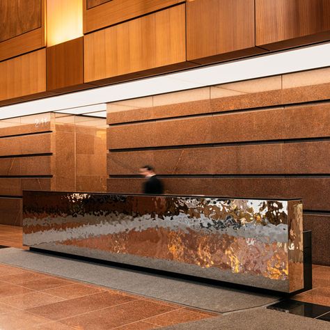 San Francisco, 345 California Center, SOM, Foyer, Reception Desk, Product Line EXYD-M, Photo Alison Christiana, 2019 Water Ceiling, Stone Reception, Lobby Desks, Reception Area Design, Hotel Reception Desk, Desk Product, Reception Desk Design, Lobby Reception, Hotel Reception