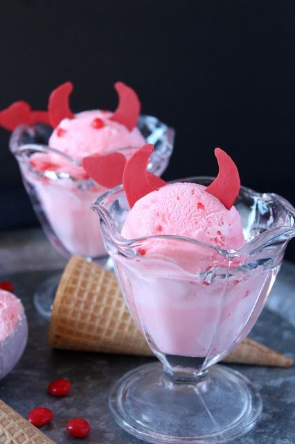 Red Hot Devil Ice Cream from LoveandConfections.com #halloween #icecream #redhot #devil Southern Blackberry Cobbler, Halloween Dessert Recipe, Ice Cream Halloween, Cinnamon Candies, Halloween Ice Cream, Halloween Food Desserts, Cinnamon Candy, Halloween Dessert, Chocolate Candy Melts