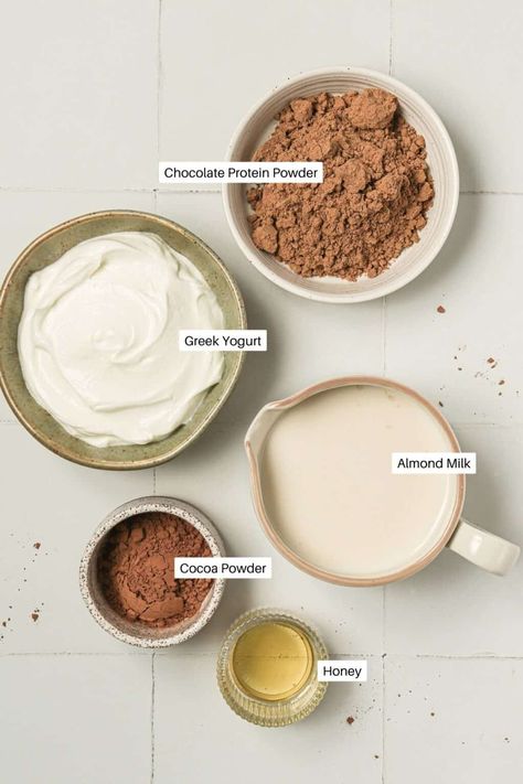 Greek Yogurt Milkshake, Smoothie With Greek Yogurt, Yogurt Protein Shake, Oh Snap Macros, Greek Yogurt Smoothie Recipes, Greek Yogurt And Honey, Shake Protein, Chocolate Protein Smoothie, Greek Yogurt And Peanut Butter