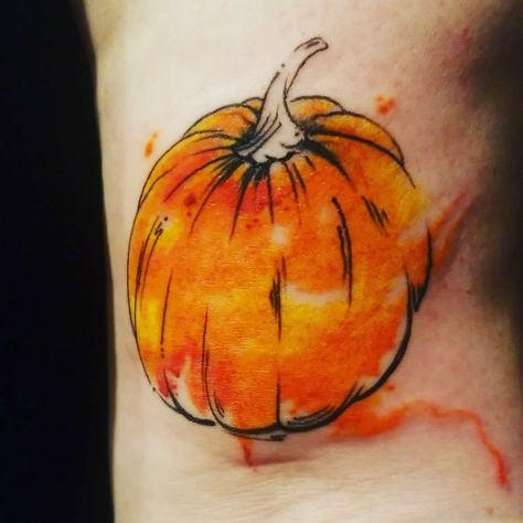 Neat Tattoos, Pumpkin Tattoo, Autumn Tattoo, Dad Tattoo, Birthday Tattoo, Spooky Tattoos, Dad Tattoos, Halloween Tattoos, Sister Tattoos