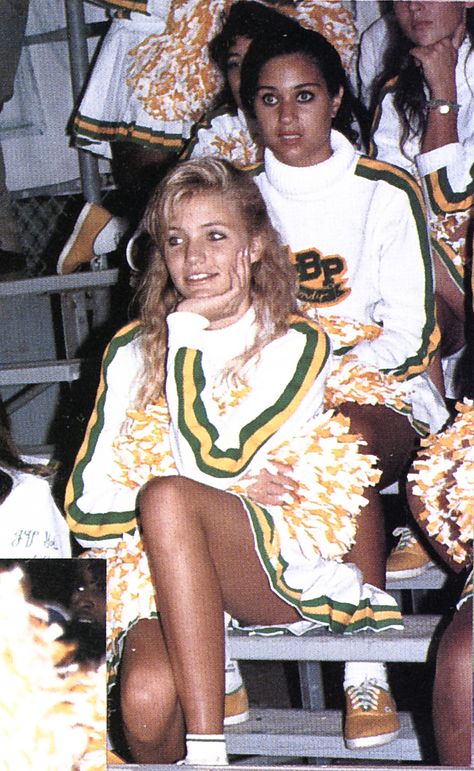 High School Photos, Phoebe Cates, Leslie Mann, Cheerleading Pictures, Cheerleading Uniforms, Yearbook Photos, Farrah Fawcett, Cameron Diaz, Actrices Hollywood