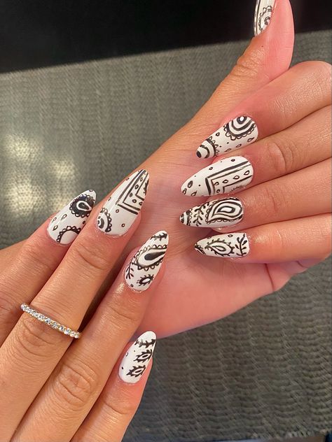 Black And White Bandana Nails, Bandana Nail Art, Bandana Nails, Bday Nails, White Bandana, Soft Gel, Nails Nailart, White Nails, Diy Nails