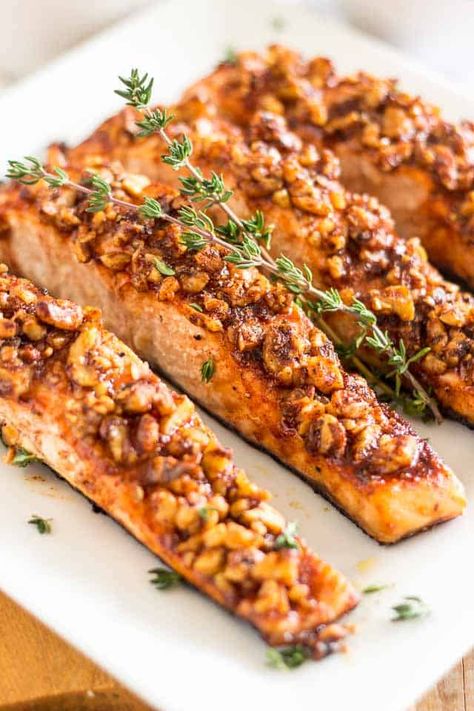 Maple Walnut Crusted Salmon |thehealthyfoodie.com Fall Salmon Recipes Healthy, Fall Seafood Recipes, Fancy Fall Dinner, Shredding Meals, Dinner Ideas Salmon, Walnut Crusted Salmon, Fancy Seafood, Easy Fall Dinner Ideas, Easy Fall Dinner