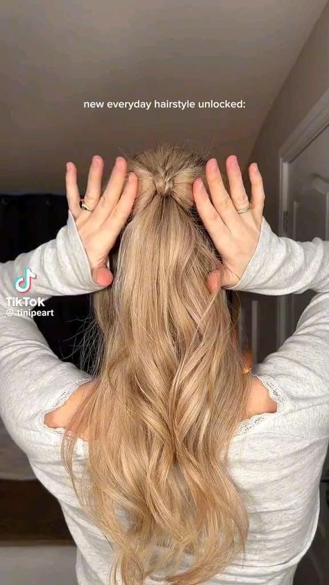 aesthetic bow hairstyle Trendy Prom Hair, Bun Hairstyle For Wedding, Hairstyle For Wedding, Aesthetic Bow, Down Hairstyles For Long Hair, Formal Hairstyles For Long Hair, Hair Style Vedio, Ponytail Hairstyles Easy, Hair Inspiration Long