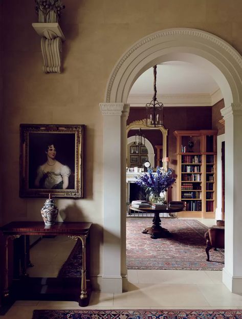 A Regency house in Hampshire by Philip Hooper | House & Garden Colonial Aesthetic, English Country House Style, Regency House, Country Modern Home, Antique Dining Chairs, Rough Luxe, Contemporary Curtains, English Country Style, Dos And Don'ts