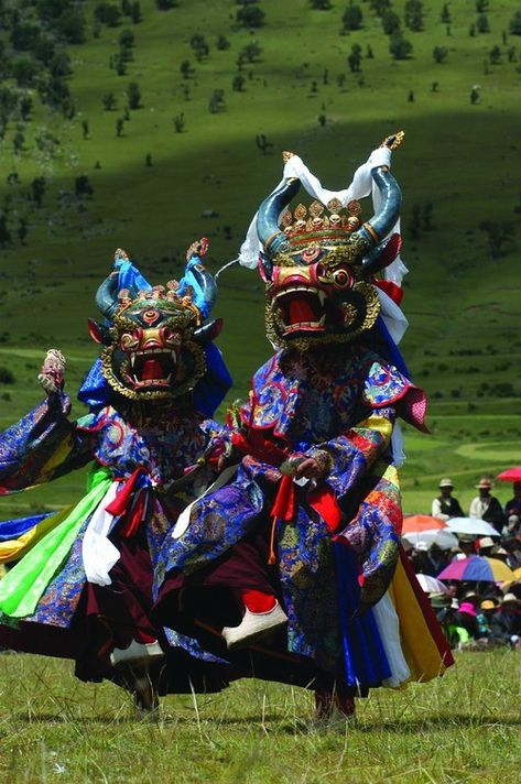 Festivals Around The World, Tibetan Art, Buddhist Monk, Tibetan Buddhism, Tibetan Buddhist, Dalai Lama, Bhutan, People Of The World, World Cultures