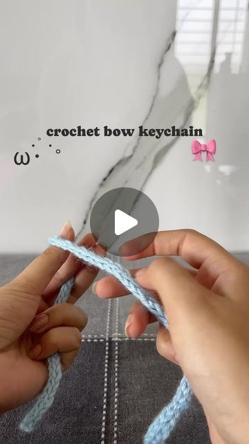 Crochet Bow Keychain, Keychain Crochet Ideas, Crochet Keychain Tutorial, Bow Crochet, Bow Keychain, Fast Crochet, Crochet Bow, Crochet Bows, Crochet Keychain