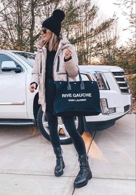 Rive Gauche Ysl Bag Outfit, Rive Gauche Ysl Bag, Ysl Bag Outfit, Ysl Rive Gauche, Colorado Style, Tote Outfit, Bag Inspiration, Bag Outfit, Luxury Purses