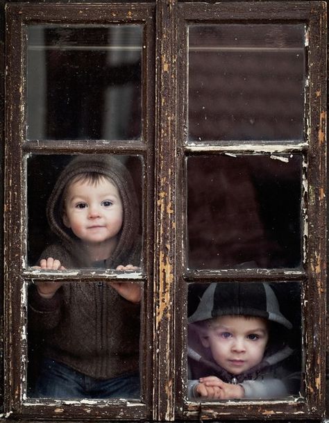 Every moment is a poem if you hold it right. • Lauren Zuniga Cool Baby, Foto Baby, Foto Tips, Looking Out The Window, Jolie Photo, Kids Portraits, Little People, The Window, Children Photography