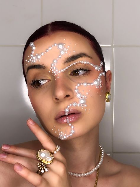 Inspo from Pinterest, @blorymakeup on insta Pearl Makeup Photoshoot, Pearl Editorial Makeup, Pearl Makeup Look, Pearl Shoot, Pisces Makeup, Pearl Photoshoot, Pearl Makeup Looks, Artsy Makeup Look, Textured Makeup