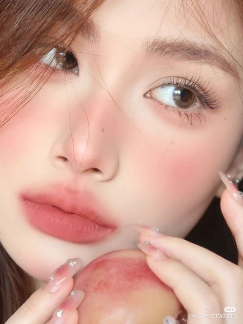 Peachy Makeup Look, Peach Makeup Look, Makeup Ulzzang, Peach Makeup, Korea Makeup, Douyin Makeup, Makeup Face Charts, Korean Eye Makeup, Ulzzang Makeup