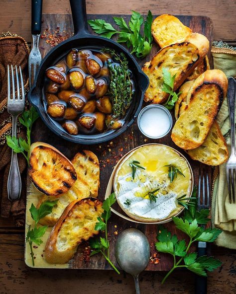 Garlic Bread Cheese, Dennis Prescott, Food Boards, Bread Cheese, Drink Ideas, Food Platters, Garlic Bread, Grilled Cheese, On The Edge