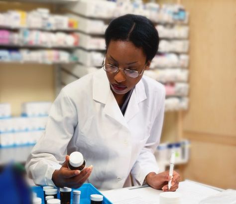 Several historically black colleges and universities offer top-notch pharmacy degree programs. Becoming A Pharmacist, People With Hiv, Computer Lessons, Pharmacy School, Tech Aesthetic, College Majors, Career Fields, Career Vision Board, Pharmacy Tech