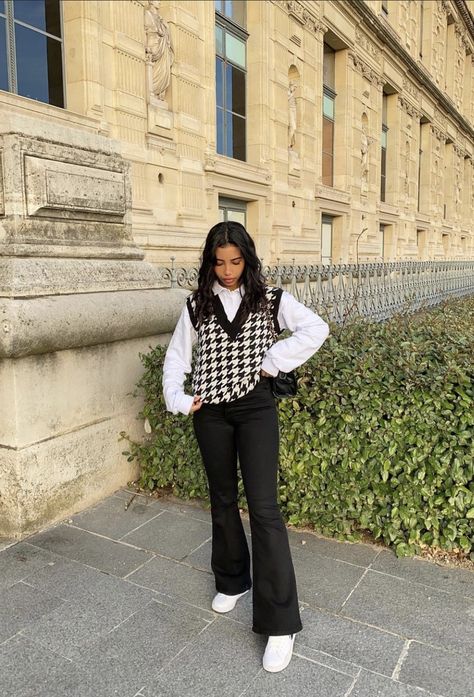 Modest Casual Outfits, Stylish Work Attire, Paris Outfits, Causual Outfits, Gen Z, Modest Fashion Outfits, Fashion Design Clothes, Edgy Outfits, Casual Style Outfits