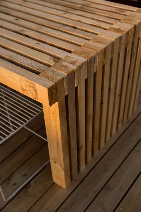 Hur du bygger ett utebord av trä Outdoor Furniture Ideas, Wood Project, Garden Diy, Diy Garden, Furniture Ideas, Wood Projects, Recycling, Diy Projects, Outdoor Furniture