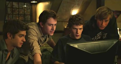 Forward Flash Episode 005: I'm CEO, bitch! | The Social Network (2010) - Fashion Grunge Social Network Movie, Mysterious Skin, 90s Films, Movie Club, Dream College, Fashion Grunge, Love Film, The Social Network, Picture Collage Wall