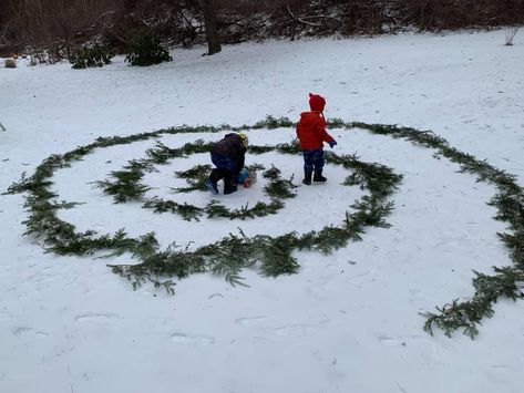 Celebrate Winter Solstice, Solstice Traditions, Winter Equinox, Winter Solstice Party, Winter Solstice Rituals, Winter Solstice Traditions, Outside Activities For Kids, Solstice Art, Winter Solstice Celebration