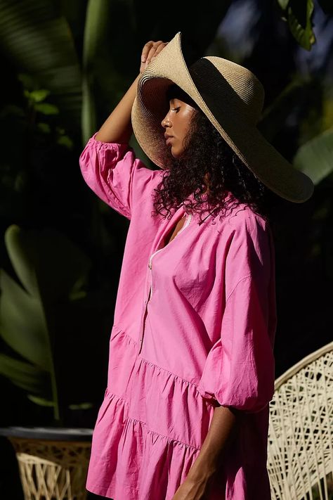 Best Hats For Women | 2022 Guide Floppy Sun Hat Outfit, Black Hat Fashion, Floppy Sun Hat, Statement Hat, Spring Hats, Floppy Sun Hats, Women Hats Fashion, Summer Hats For Women, Quality Hats