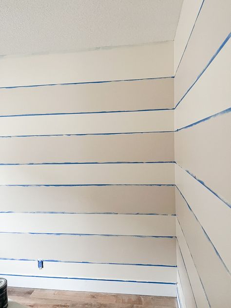 Gingham Wall Paint, Painting Gingham Pattern Diy, Plaid Walls Painted, How To Paint Buffalo Plaid, Painted Plaid Wall, Plaid Walls, Diy Painted Wallpaper, Gingham Wall, Plaid Wall