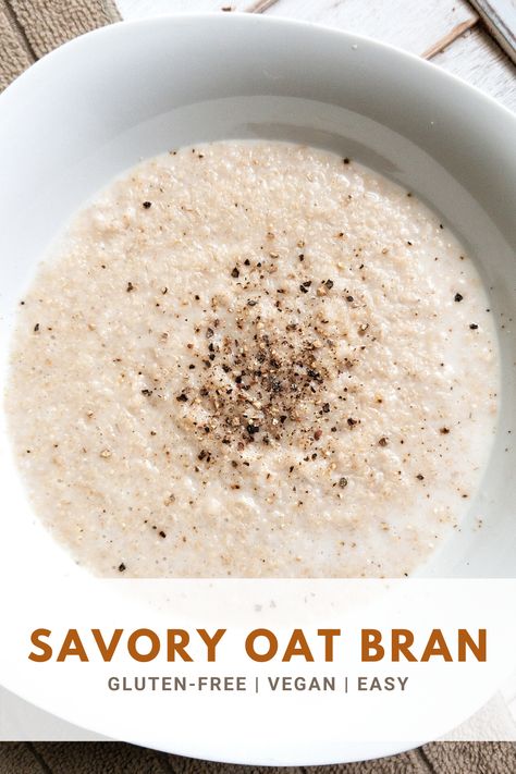 Oat Bran Recipes, Oatmeal Vegan, Workout Meals, Breakfast Oats, Healthy Breakfast Snacks, Oat Bran, Appetizers Easy Finger Food, White Bowl, High Fiber Foods