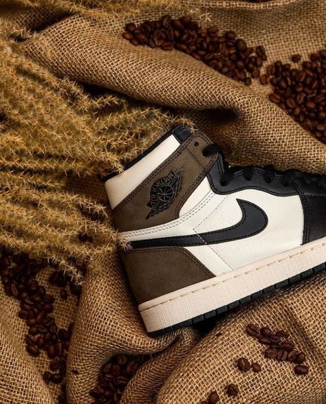 Nike Air Jordan 1 Outfit, Jordan 1 Dark Mocha, Jordan 1 Mocha, Air Jordan 1 Outfit Women, Jordan 1 Outfit Women, Air Jordan 1 Outfit, Futuristic Shoes, Shoes Wallpaper, Jordan 1 Black