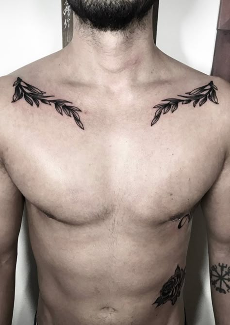 Leaves Chest Tattoo, Colar Bone Tattoo Men, Back Shoulder Tattoo Men, Clavicle Tattoo For Men, Small Chest Tattoo Men, Collarbone Tattoo Men, Tattoo For Men Ideas, Collar Bone Tattoos, Collar Bone Tattoo For Men