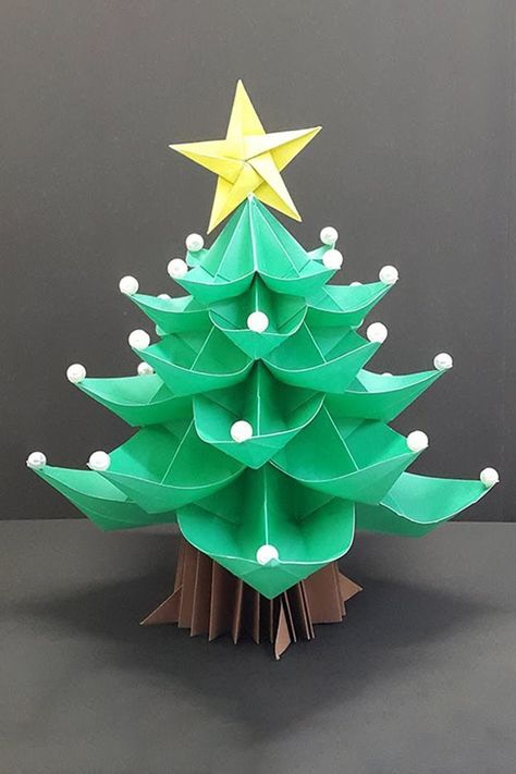 Colored Paper Crafts, Christmas Paper Diy, Christmas Tree Diy Paper, 3d Paper Christmas Tree, Christmas Tree Easy, Origami Christmas Tree, 3d Christmas Tree, How To Make Origami, Christmas Origami