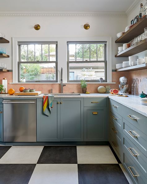 kitchen-grey-green-cabinets-pink-backsplash-1IKD2OIYao38t8r4VpRA1P Pink Backsplash, Circular Kitchen Table, Slate Floor Kitchen, Transitional Flooring, Kitchen Floor Tiles Ideas, Strawberry Kitchen, Shaker Kitchen Cabinets, Kitschy Kitchen, Rustic Modern Kitchen