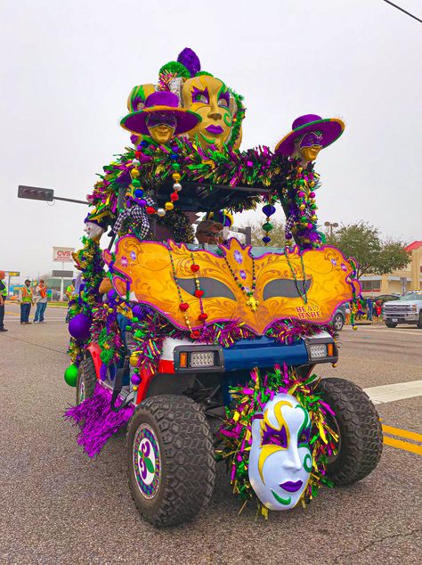 Mardi Gras Golf Cart Ideas, Parade Theme Ideas, Mardi Gras Golf Cart Decorations, Mardi Gras Float Ideas, Mardi Gras Parade Float, Couple Entry, Golf Cart Decorations, Mardi Grad, Mardi Gras Float