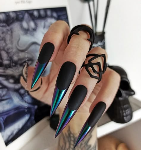 Nail Design For Men, Ongles Goth, Long Sharp Nails, Badass Nails, Gothic Nail Art, Sharp Nails, Matte Black Nails, Gothic Nails, Edgy Nails