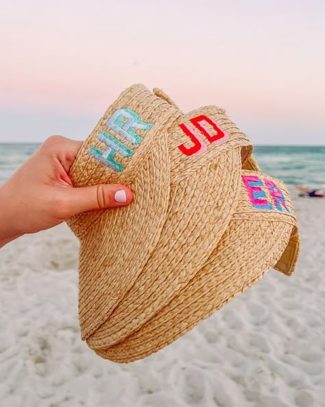 Bachelorette Visors, Beach Bridesmaid Gifts, Girls Trip Gifts Bags, Bach Gift, Beach Bridesmaids Gifts, Bachelorette Party Gift Bag, Girls Trip Gifts, Bridal Bachelorette Party, Clever Gift