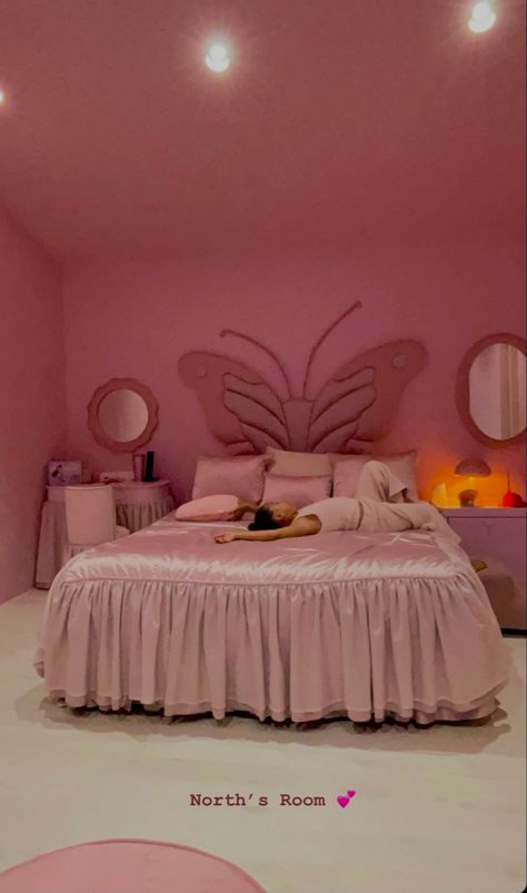 North West Bedroom, Kylie Jenner Room, Themed Hotel Rooms, Kylie Jenner House, Boys Bedroom Makeover, New Picture, Cute Room Decor, Toddler Room, Room Inspiration Bedroom