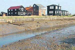 Walberswick for crabbing Walberswick Suffolk, Warwick Castle England, Suffolk Coast, Norfolk Broads Boats, Suffolk England, Photo Shoot Location, Art Animation, East Anglia, Happy Times