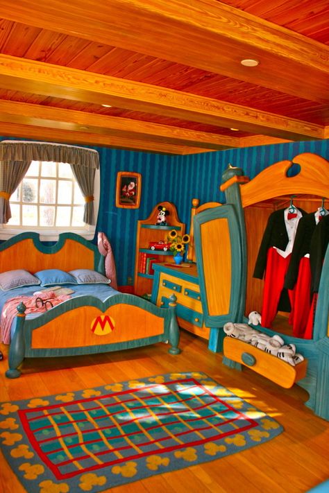 Colorful Dollhouse, Casa Disney, Mickey House, Disney Bedrooms, Disney World Pictures, Aesthetic Interior, Getting Bored, Disney Images, Disney Home