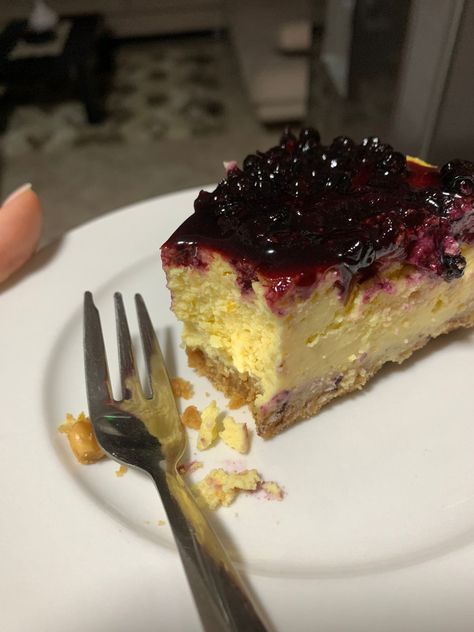 Cake Snap, Cake Blueberry, No Bake Blueberry Cheesecake, New York Cheesecake, Pastry And Bakery, Blueberry Cheesecake, Piece Of Cake, Bakery Recipes, Pastry Cake