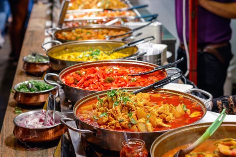 What is curry and the differences between curries around the world Indian Wedding Food, Murgh Makhani, Braised Chicken Breast, Wedding Food Menu, Roasted Chicken Breast, Curry Dishes, Air Fryer Healthy, Indian Kitchen, Curries