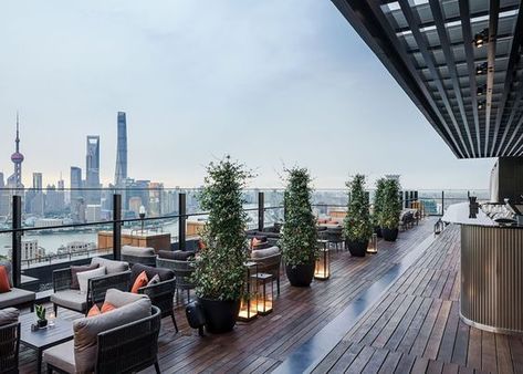 Roof Top Patio, Rooftop Bar Design, Bulgari Hotel, Bvlgari Hotel, Rooftop Restaurant Design, Rooftop Restaurants, مركز ثقافي, Rooftop Terrace Design, Rooftop Design