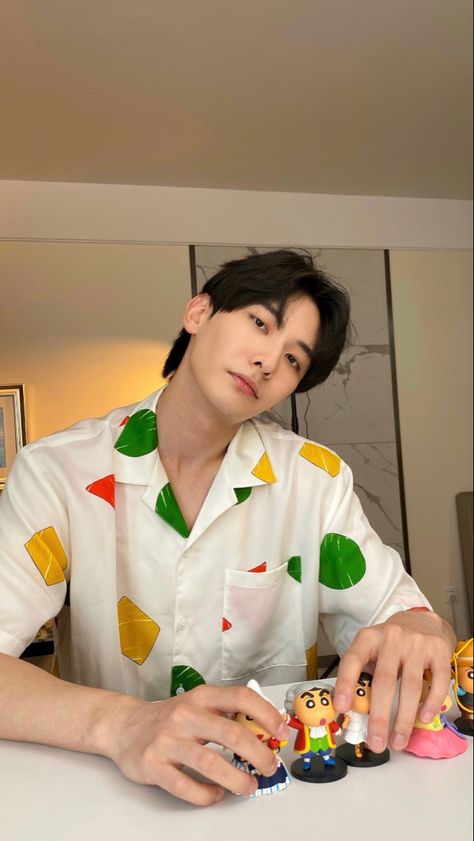 Wang Rui Chang Boyfriend Material, Wang Rui Chang, Richard Wang, Richards Wang, Simple Canvas Paintings, Best Dramas, Chinese Actors, Lee Dong Wook, Chinese Actress