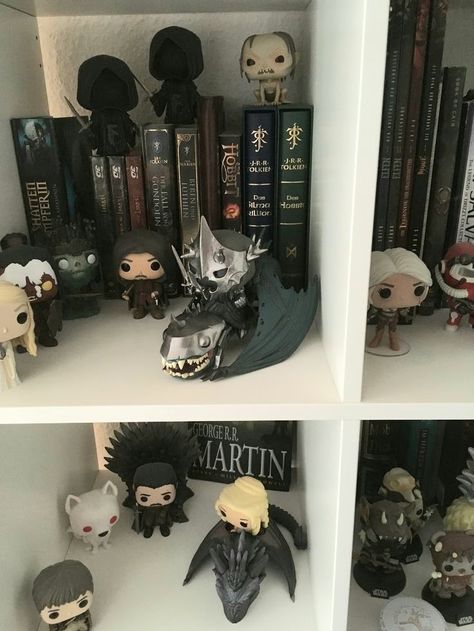 Game Of Thrones Bedroom, Funko Display Ideas, Funko Pop Display Ideas, Pop Display Ideas, Funko Pop Display, Nerd Room, Nerd Games, Bookshelf Ideas, Funko Pop Toys