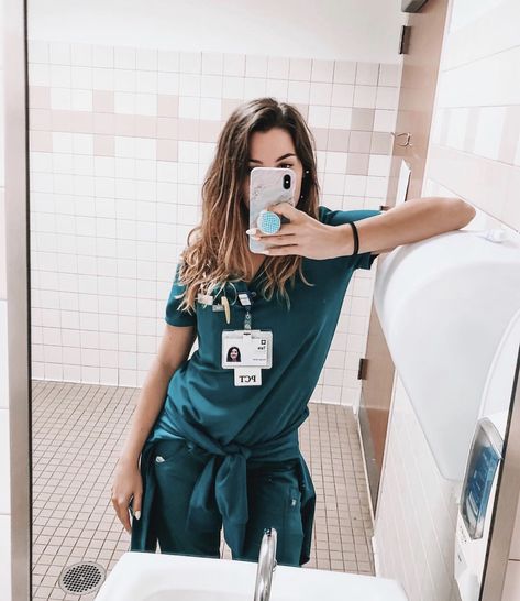 Mode Zendaya, Patient Care Technician, Doctor Aesthetic, Nursing Motivation, Aesthetic Doctor, Nurse Inspiration, Nurse Aesthetic, Medical Student Motivation, My Future Job