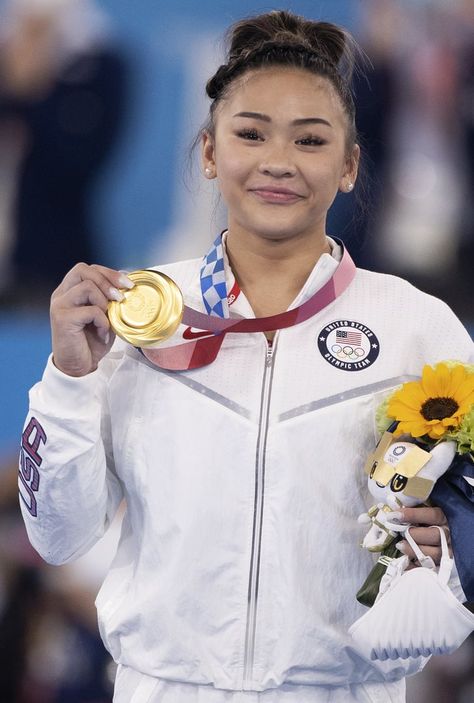 Stars Congratulate Sunisa Lee on Her Historic Olympic Win Sunisa Lee Outfits, Olympic Aesthetic, Olympics Aesthetic, Spring Room, Impostor Syndrome, Gym Goals, Gymnastics Videos, Usa Gymnastics, Fav Celebrities