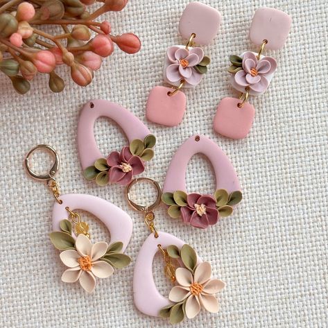 🌸I love a pretty floral!….🌸 Pink Clay Earrings, Flower Clay Earrings, Floral Clay Earrings, Clay Jewelry Making, Polymer Clay Flower Jewelry, Hair Upstyles, Spring Craft, Polymer Earrings, Polymer Clay Diy