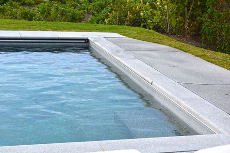 Luxe Pool and Spa Designs Featuring Granite and Bluestone Pool Patio Designs, Backyard Pool Design, Inground Pool Landscaping, Pool Coping, Modern Pools, Pool And Spa, Spa Design, Backyard Inspo, Pool Design